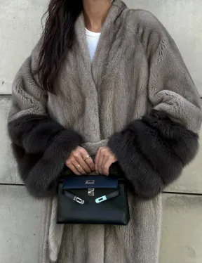 Шуба кимоно из меха норки Vintage Grey рукава с отделкой из куницы