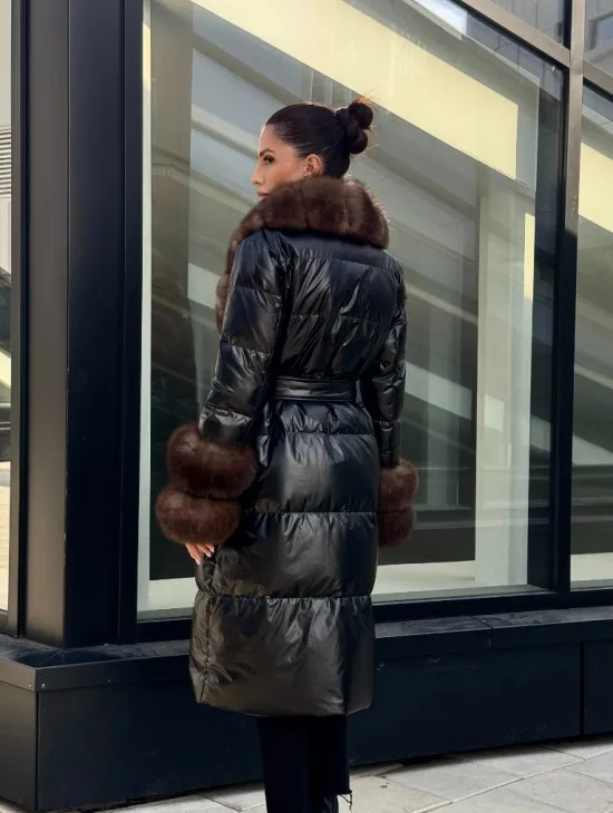 Зимний женский пуховик с воротником из меха финского песца