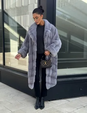 Голубая норковая шуба английский воротник, фасон кокон