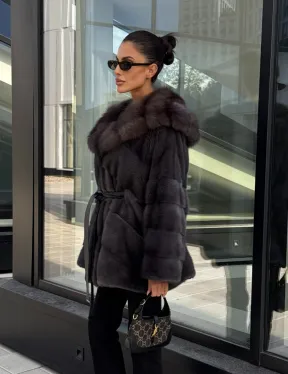 Норковый полушубок с меховым капюшоном из куницы, цвет графит