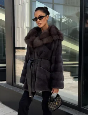 Норковый полушубок с меховым капюшоном из куницы, цвет графит