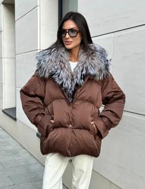Женский зимний пуховик с мехом чернобурки