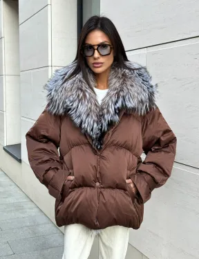 Женский зимний пуховик с мехом чернобурки