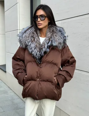 Женский зимний пуховик с мехом чернобурки