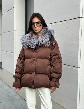 Женский зимний пуховик с мехом чернобурки