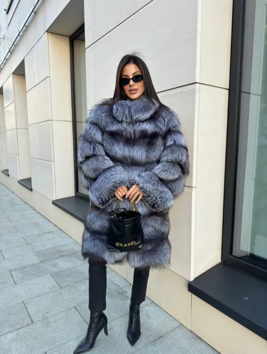 Шуба натуральная из чернобурки стойка воротник