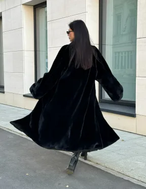 Меховое пальто из аукционного меха норки SAGA FURS, V-образный воротник