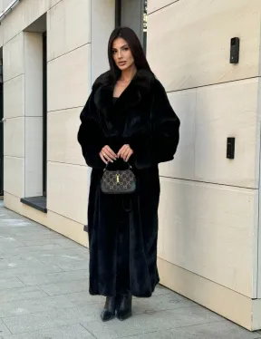 Длинная шуба кимоно Luxury Fashion из меха норки SAGA FURS - английский воротник