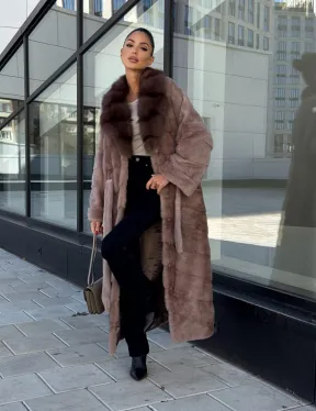 Длинная шуба из норки с воротником из меха куницы - цвет пыльная роза