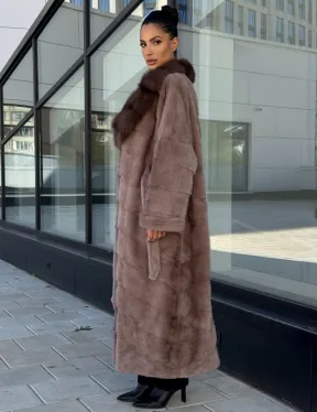 Длинная шуба из норки с воротником из меха куницы - цвет пыльная роза