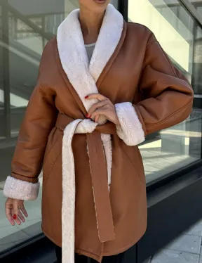 Женская дублёнка на запах с поясом - цвет кэмел