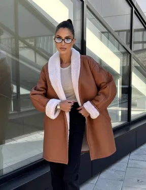 Женская дублёнка на запах с поясом - цвет кэмел