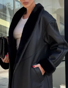 Черная женская дубленка на запах с поясом