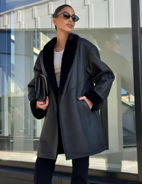 Черная женская дубленка на запах с поясом