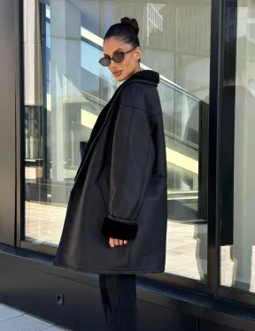 Черная женская дубленка на запах с поясом