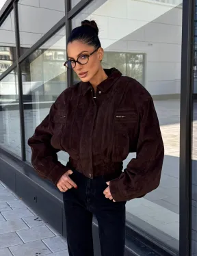 Женская короткая натуральная замшевая куртка - цвет коричневый