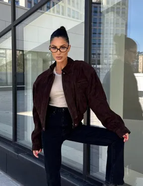 Женская короткая натуральная замшевая куртка - цвет коричневый