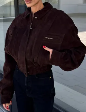 Женская короткая натуральная замшевая куртка - цвет коричневый