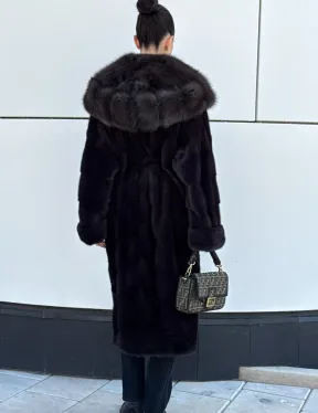 Шуба норковая с капюшоном из меха куница - цвет уголь