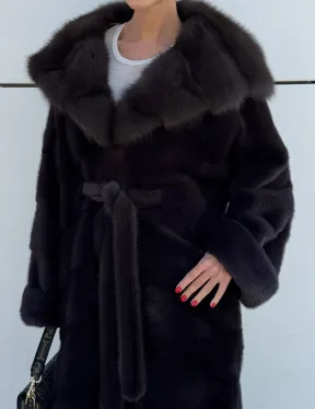 Шуба норковая с капюшоном из меха куница - цвет уголь