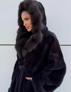 Шуба норковая с капюшоном из меха куница - цвет уголь