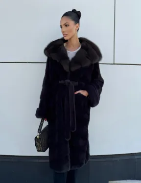 Шуба норковая с капюшоном из меха куница - цвет уголь