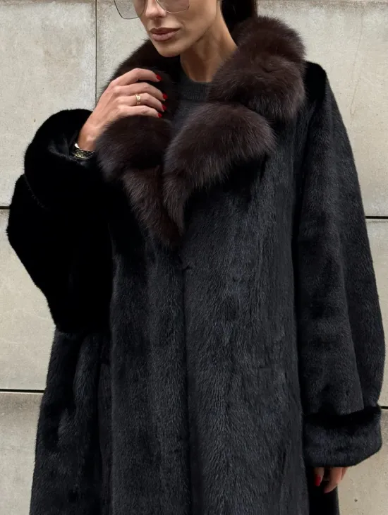 Манто New Elegance из норки Saga Furs с воротником из меха соболя