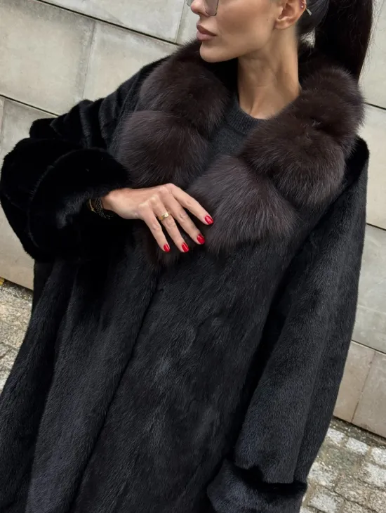 Манто New Elegance из норки Saga Furs с воротником из меха соболя