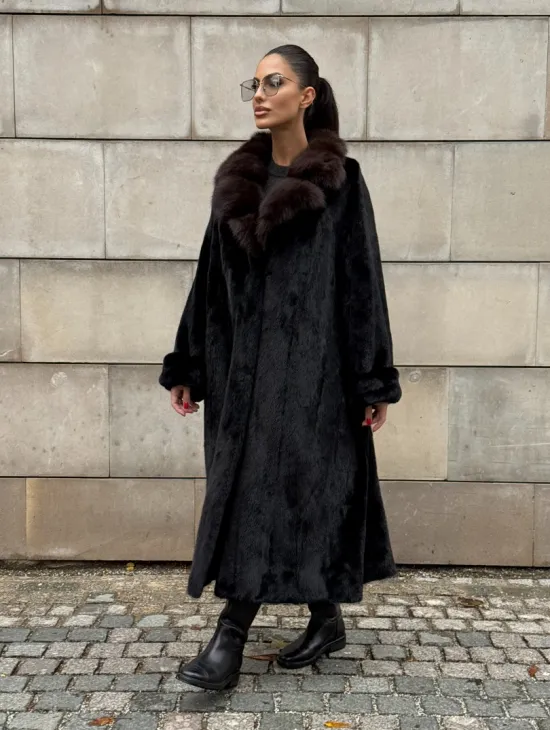 Манто New Elegance из норки Saga Furs с воротником из меха соболя
