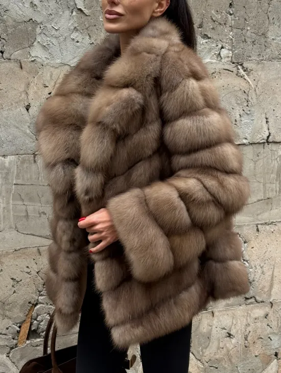 Полушубок из меха куницы пастель английский воротник