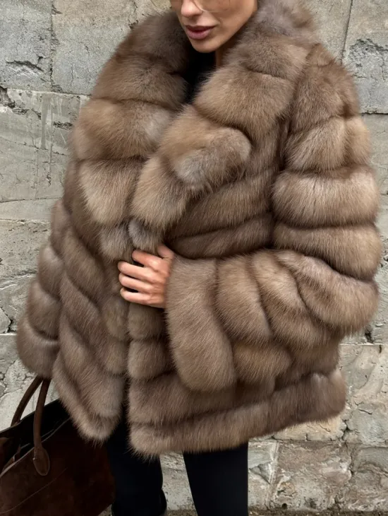 Полушубок из меха куницы пастель английский воротник