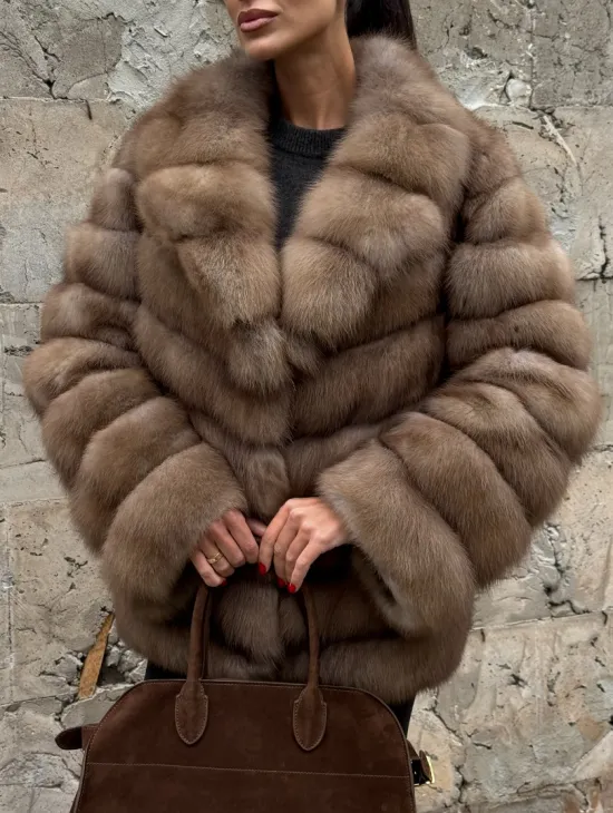 Полушубок из меха куницы пастель английский воротник