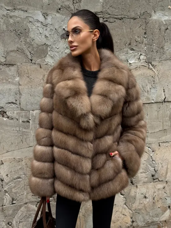 Полушубок из меха куницы пастель английский воротник