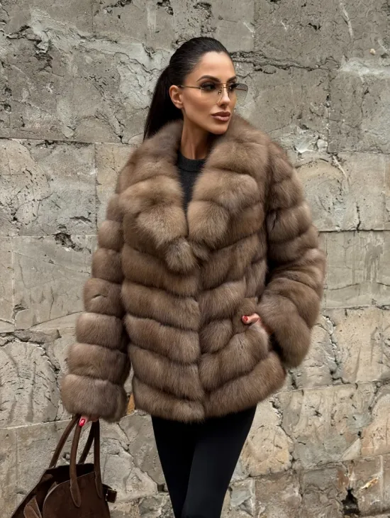 Полушубок из меха куницы пастель английский воротник