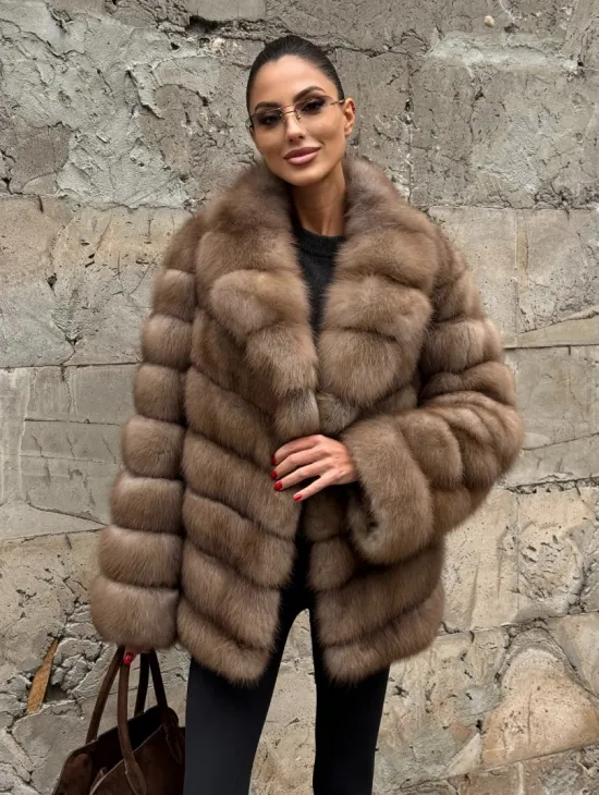 Полушубок из меха куницы пастель английский воротник