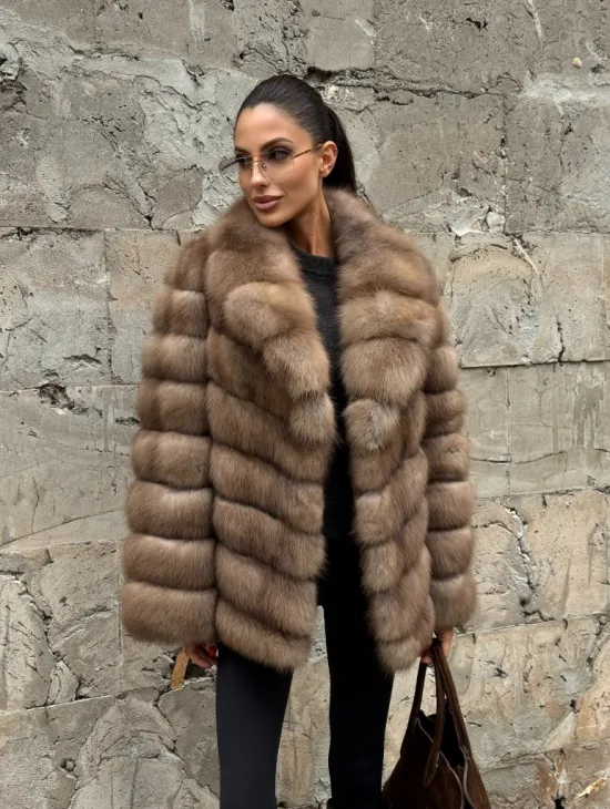 Полушубок из меха куницы пастель английский воротник