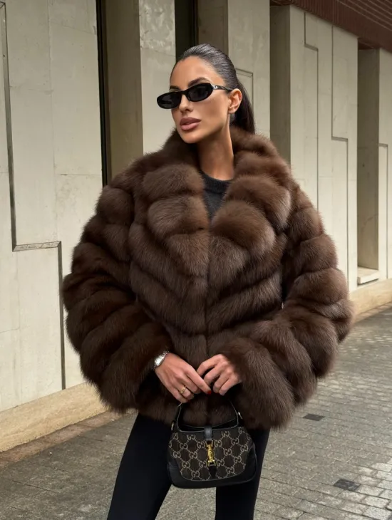 Шуба из меха куницы Dark с английским воротником