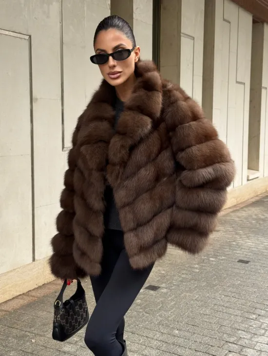 Шуба из меха куницы Dark с английским воротником