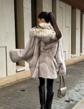 Шуба норковая кимоно с капюшоном из меха рыси, летучая мышь