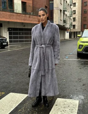 Шуба из голубой скандинавской норки без воротника с поясом “Fashion trend 2024-2025“