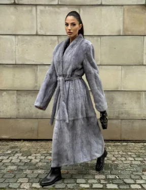 Шуба из голубой скандинавской норки без воротника с поясом “Fashion trend 2024-2025“