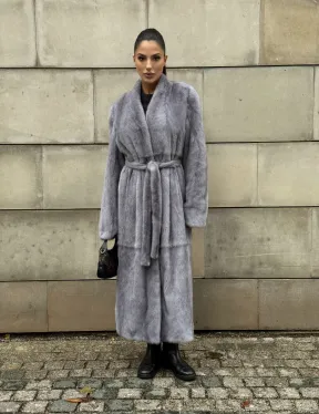 Шуба из голубой скандинавской норки без воротника с поясом “Fashion trend 2024-2025“