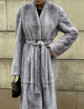 Шуба из голубой скандинавской норки без воротника с поясом “Fashion trend 2024-2025“