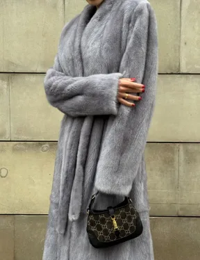 Шуба из голубой скандинавской норки без воротника с поясом “Fashion trend 2024-2025“