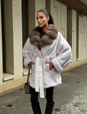 Шуба Oversize из норки с потайным поясом и английским воротником из меха куницы