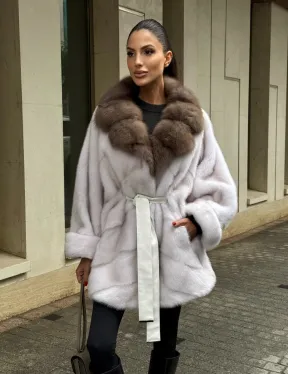 Шуба Oversize из норки с потайным поясом и английским воротником из меха куницы