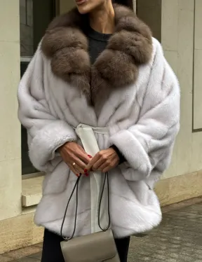 Шуба Oversize из норки с потайным поясом и английским воротником из меха куницы