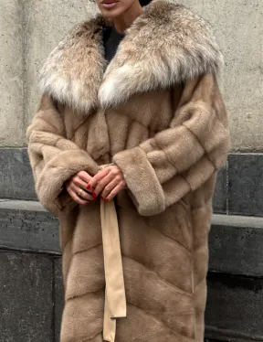 Длинная шуба кимоно из норки Pastel с капюшоном из меха рыси