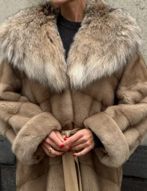 Длинная шуба кимоно из норки Pastel с капюшоном из меха рыси