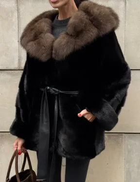 Шуба автоледи из норки Black с потайным поясом и капюшоном из меха куницы